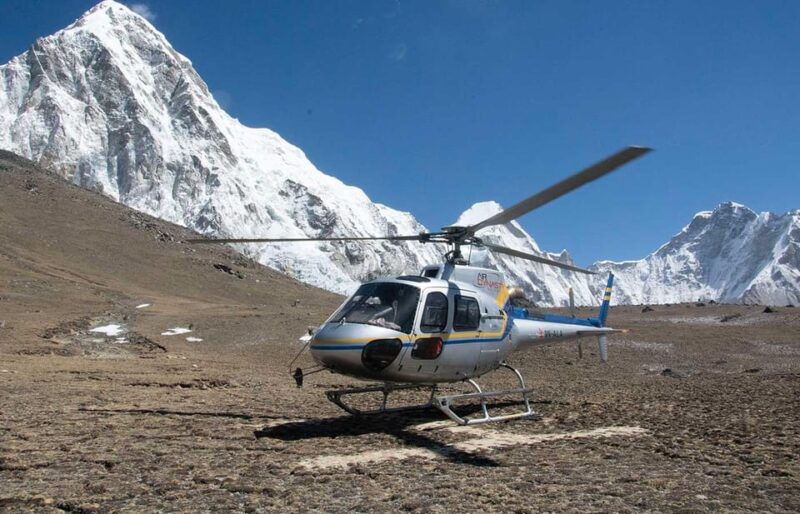 everest-helicopter-trek-fly-to-everest-from-namche