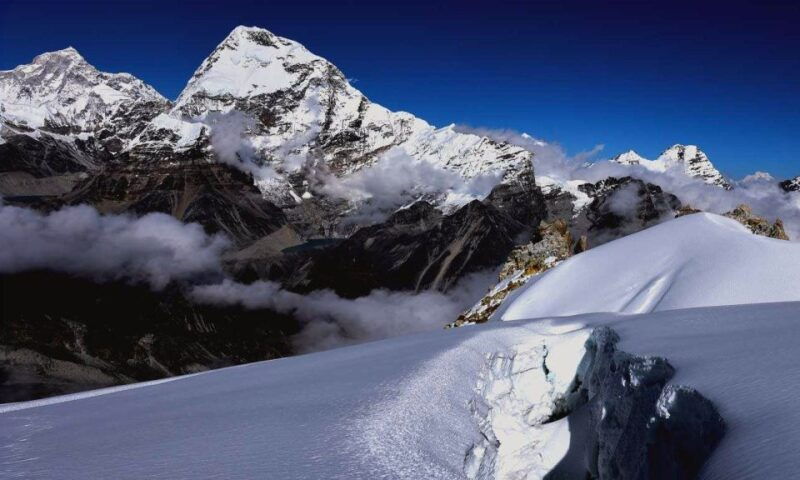 everest-region-mera-peak-climbing