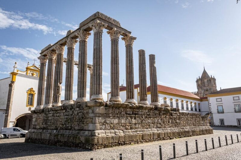 evora-flexible-walking-tour-in-historic-center