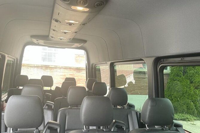 ewr-manhattan-airport-transfer-in-luxury-van-one-way-transfer