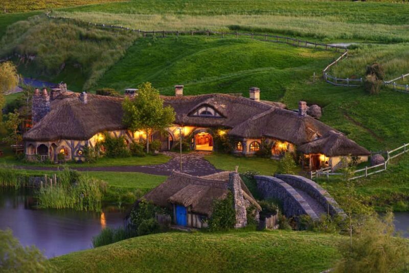 Ex Auckland: Hobbiton & Rotorua Mori Village w Hangi Lunch - Tasting the Culture: Hangi Pie Meal