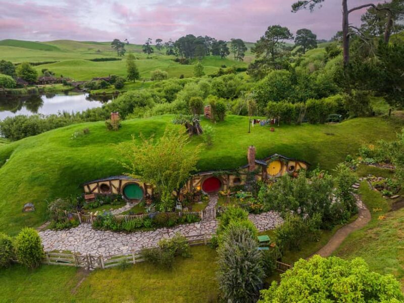 Ex Auckland: Hobbiton & Rotorua Mori Village w Hangi Lunch - Next Stop: Hobbiton Movie Set