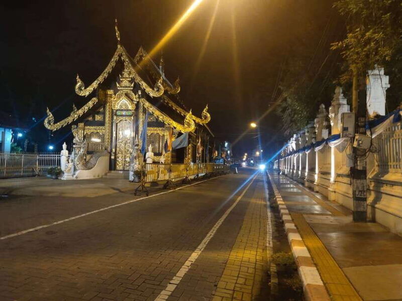 ex-monk-city-temples-walking-tour-3-5-hours-1-7-km