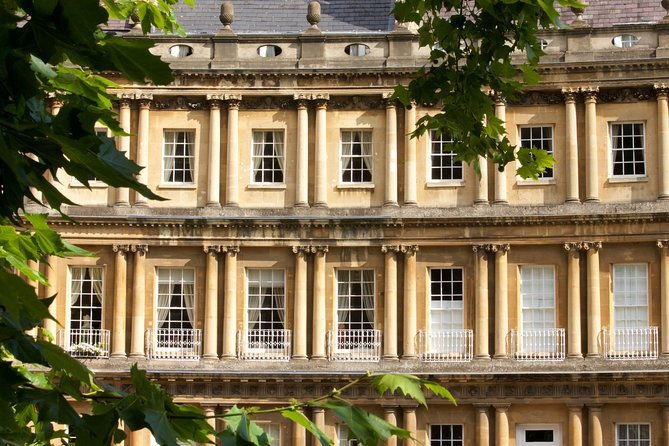 exceptional-bath-tour-guide-making-your-visit-splendidly-memorable