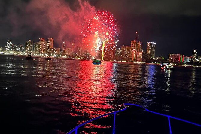 exciting-sunset-fireworks-cruise-in-waikiki-friday-nights