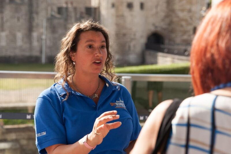 exclusive-beefeater-meet-greet-at-the-tower-of-london-2