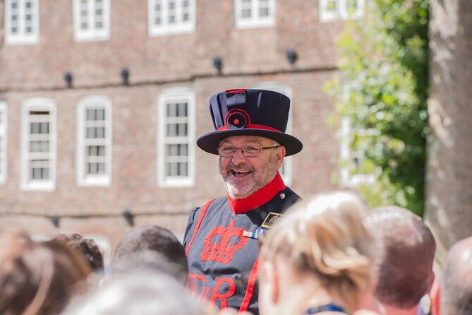 exclusive-beefeater-meet-greet-at-the-tower-of-london