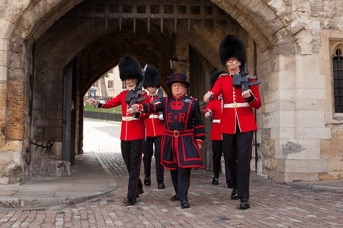 exclusive-beefeater-meet-greet-at-the-tower-of-london