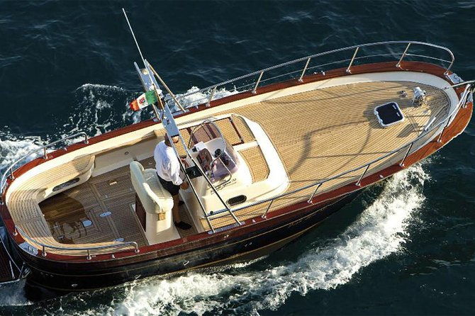 exclusive-boat-tour-in-amalfi-coast