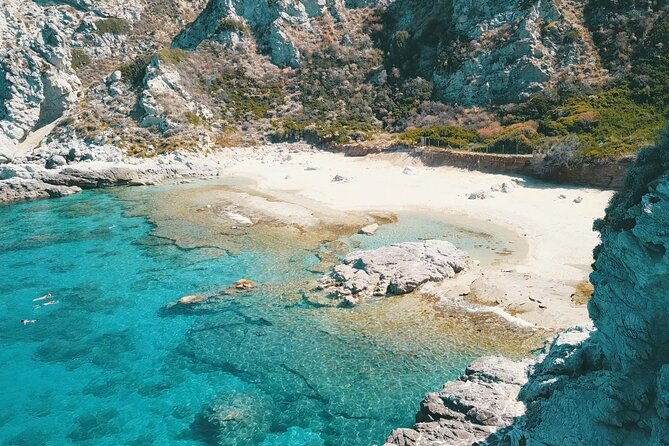 exclusive-boat-tour-in-tropea-just-you-and-your-family-4-hours