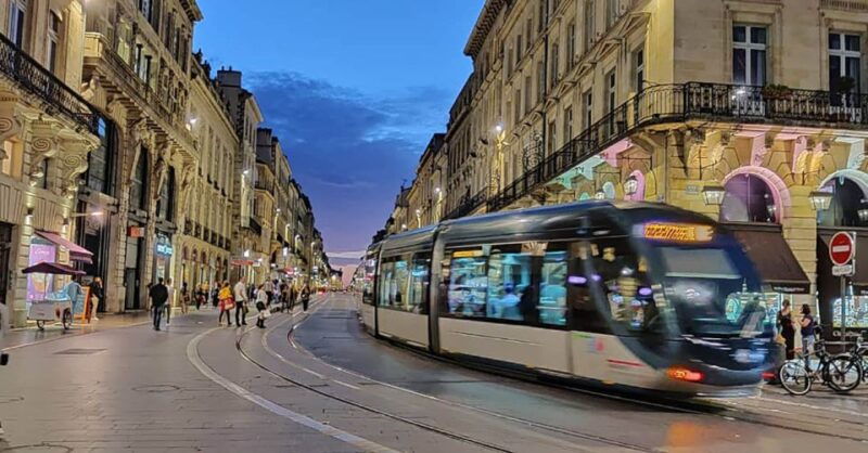 exclusive-bordeaux-nighttime-highlights-walking-tour