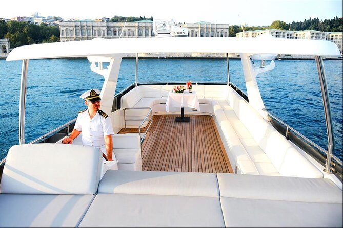 exclusive-bosphorus-cruise-luxury-yacht-experience-in-istanbul