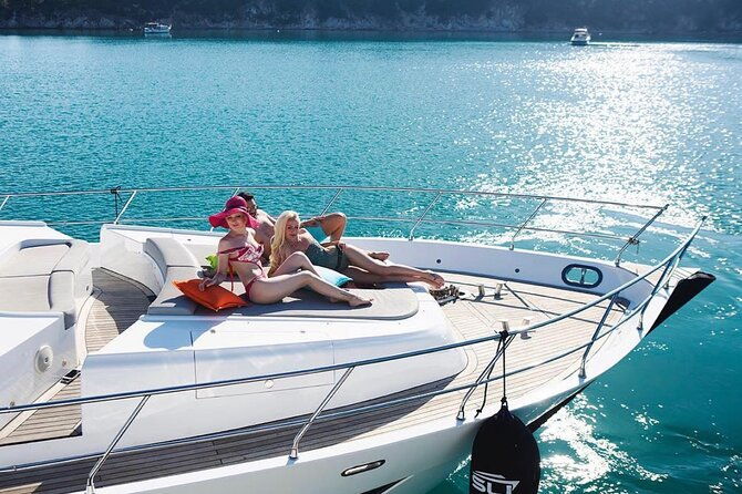 exclusive-bosphorus-cruise-luxury-yacht-experience-in-istanbul