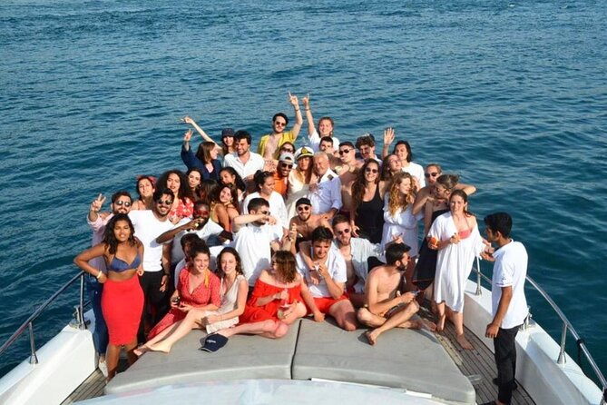 exclusive-bosphorus-cruise-luxury-yacht-experience-in-istanbul