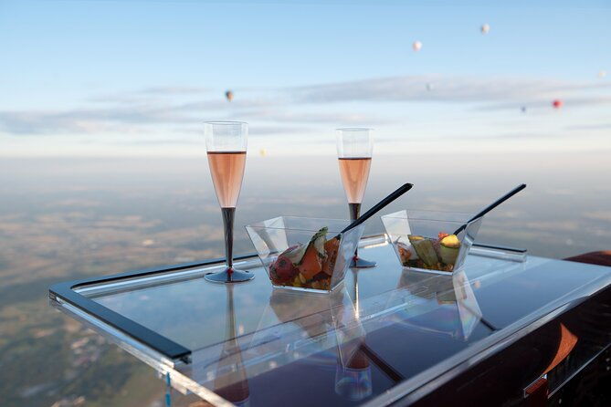 exclusive-dinner-in-a-hot-air-balloon