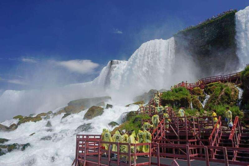 exclusive-early-access-maid-of-the-mist-cave-of-winds-2