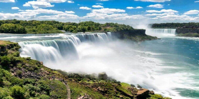 exclusive-early-access-maid-of-the-mist-cave-of-winds-2