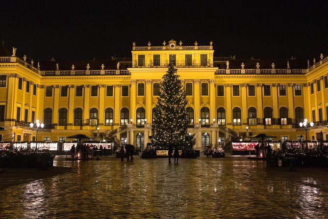 exclusive-evening-at-schonbrunn-palace-after-hours-audiotour-dinner-concert