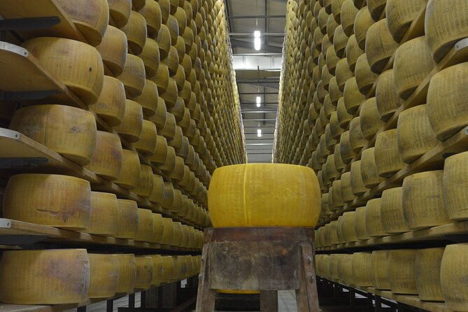 exclusive-ferrari-and-maserati-with-balsamic-tour-from-florence