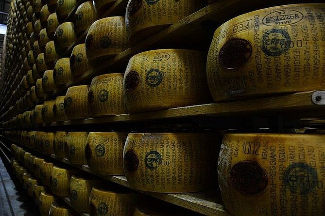 exclusive-ferrari-and-maserati-with-balsamic-tour-from-florence