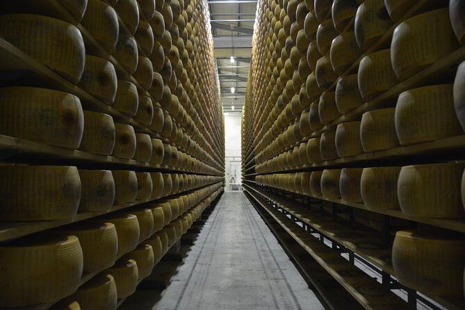 exclusive-ferrari-and-maserati-with-balsamic-tour-from-florence