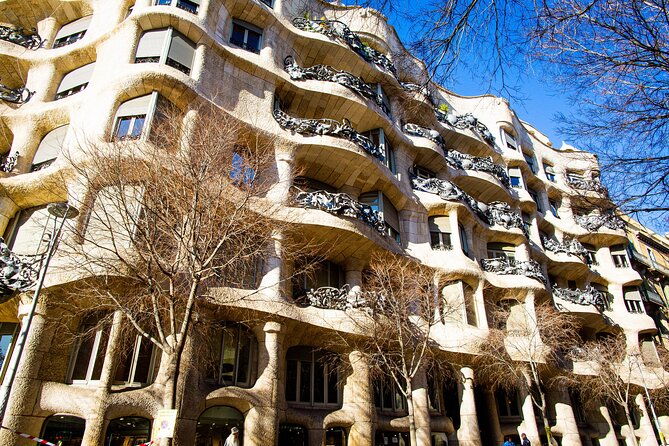 exclusive-gaudi-segway-guided-tour-architectural-marvels
