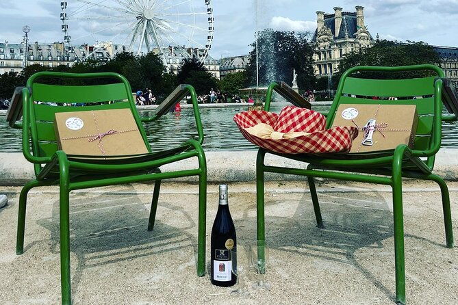 exclusive-gourmet-picnic-experience-at-the-eiffel-tower