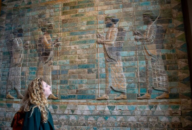 exclusive-louvre-tour-private-guide-paris-hotel-pickup