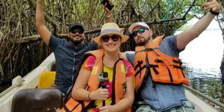 exclusive-madu-river-safari-turtle-farm-tour-from-colombo