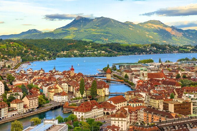 exclusive-panoramic-train-journey-though-the-heart-of-swiss