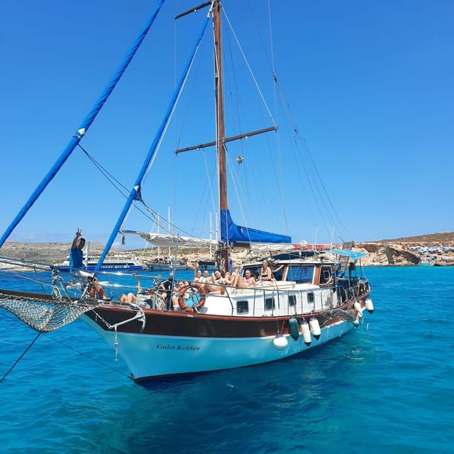 exclusive-private-charters-to-comino-blue-lagoon