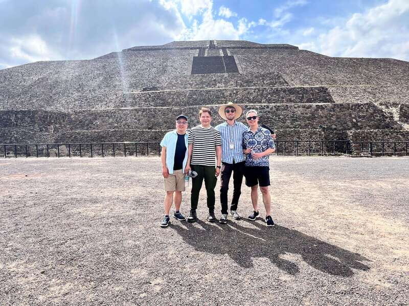 Exclusive private tour of the pyramids with a European guide in Mexico City - An in-depth look at the experience