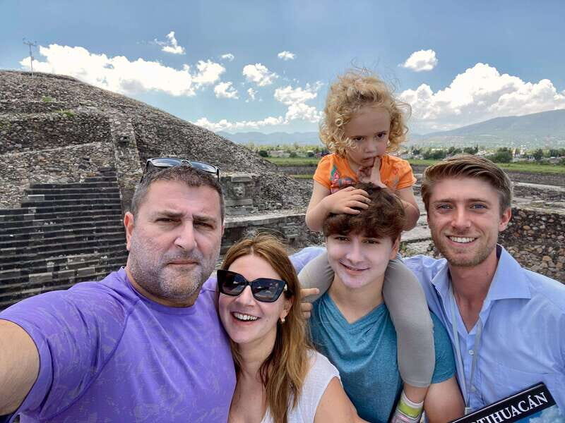 Exclusive private tour of the pyramids with a European guide in Mexico City - The value of guided private touring