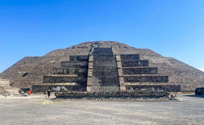 Exclusive private tour of the pyramids with a European guide in Mexico City - What you should know before booking
