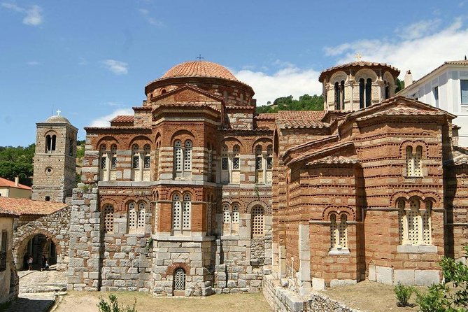 exclusive-private-tour-to-delphi-visit-delphi-arachova-monastery-osios-loukas