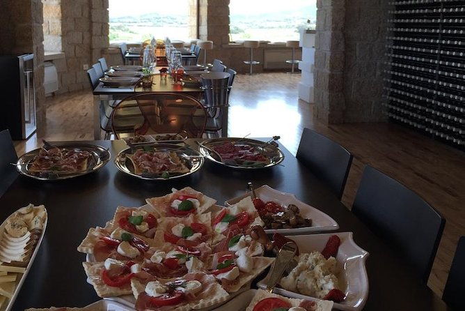 exclusive-private-tuk-tuk-tour-visit-to-a-sardinian-winery-2
