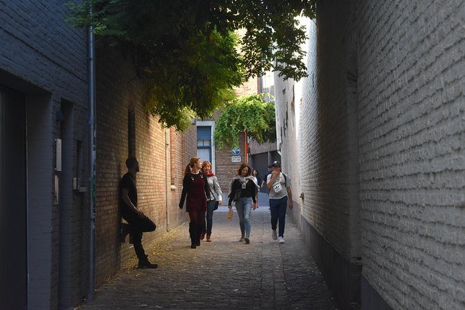 exclusive-private-walking-tour-of-bruges