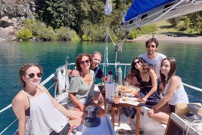 exclusive-sailboat-trip-through-the-lakes-of-bariloche