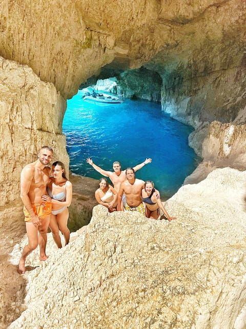 exclusive-shipwreck-blue-caves-tour