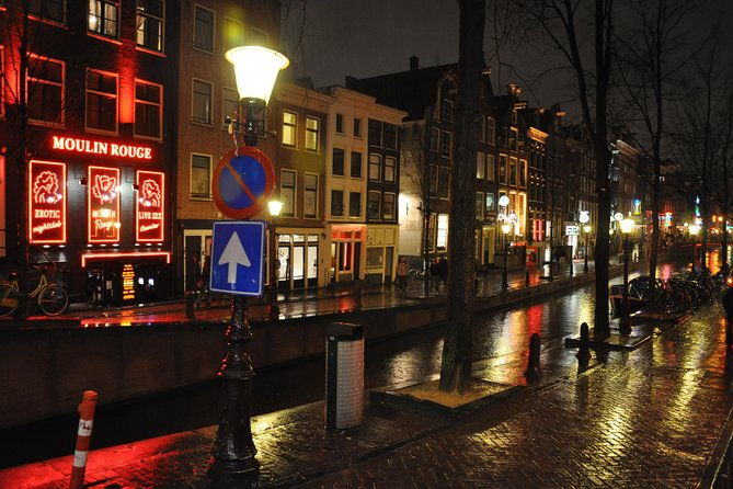 exclusive-small-group-amsterdam-red-light-district-tour
