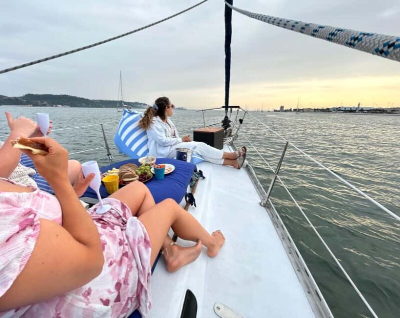 Exclusive Sunset Cruise (for your group of 2-8 people) with wine and snacks - FAQ