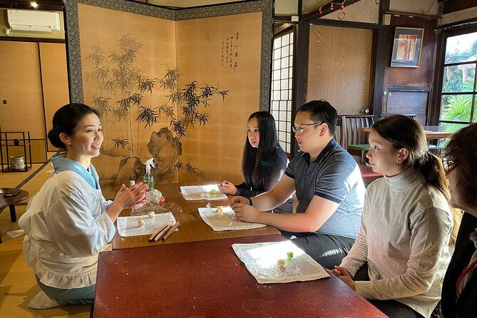 exclusive-tea-ceremony-wagashi-cooking-opposite-kansai-airport