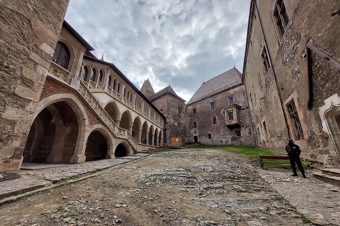 exclusive-tour-corvin-castle-alba-iulia-and-traditional-villages-from-sibiu