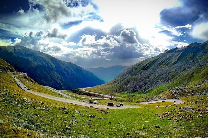 exclusive-tour-on-transfagarasan-balea-lake-balea-and-capra-waterfalls-2