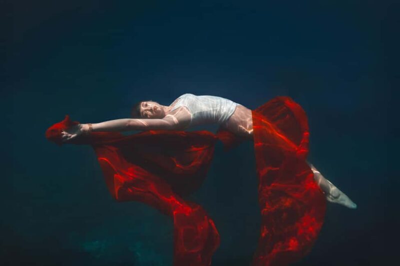 Exclusive underwater photo shoot in the sea near Palmain a turquoise blue bay - FAQs