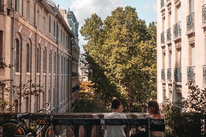 exclusive-walking-tour-in-montmartre-with-local-guide