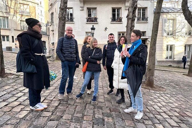 exclusive-walking-tour-in-montmartre-with-local-guide