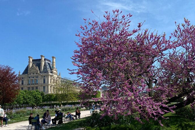 exclusive-walking-tour-of-central-paris-with-local-guide