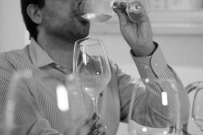 exclusive-wine-tasting-in-the-historic-center-of-siena-4