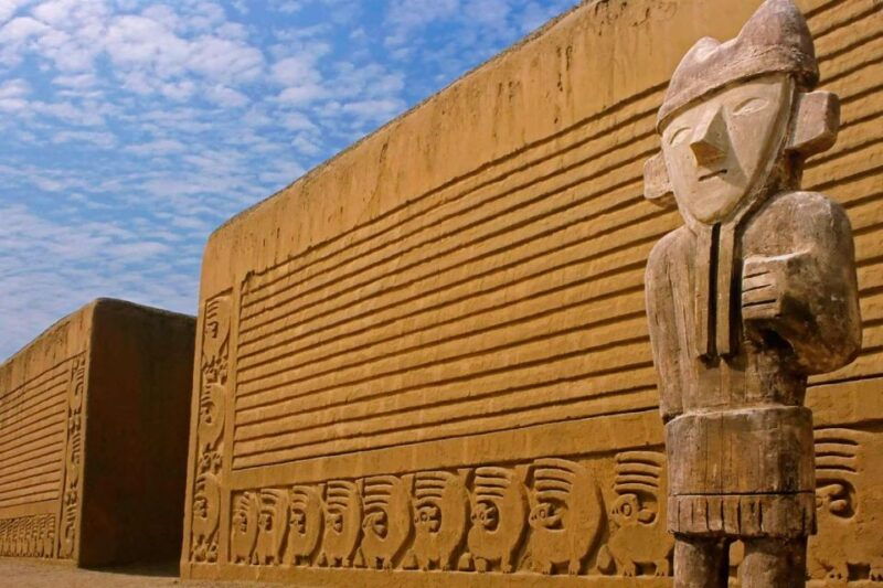 excursion-hald-day-to-chan-chan-beach-of-huanchaco